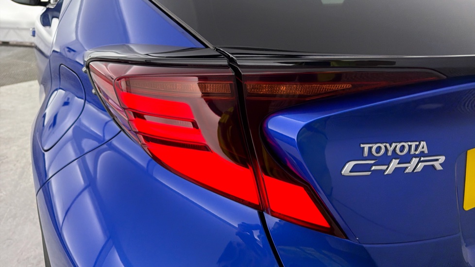 Toyota C-HR 1.8 Hybrid GR Sport 5dr CVT Hybrid Hatchback - Image 21