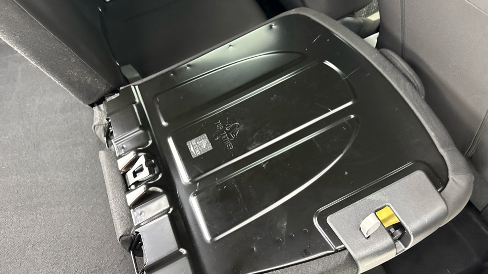 Toyota Aygo X 1.0 VVT-i Edge 5dr Petrol Hatchback - Image 18