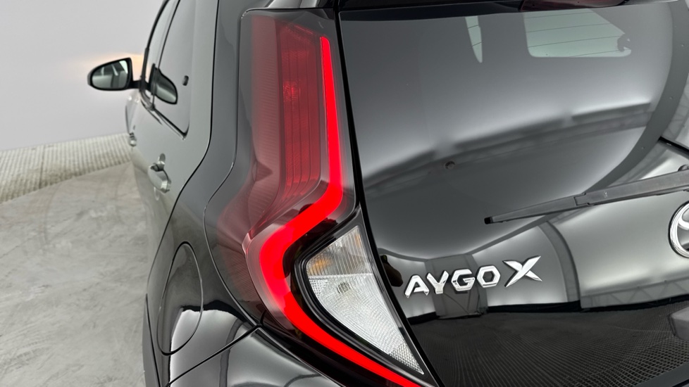 Toyota Aygo X 1.0 VVT-i Edge 5dr Petrol Hatchback - Image 21