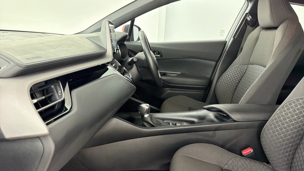 Toyota C-HR 1.8 Hybrid Icon 5dr CVT Hybrid Hatchback - Image 5