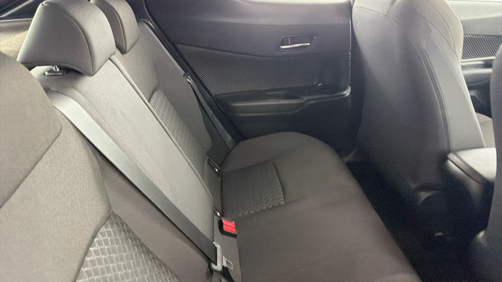 Toyota C-HR 1.8 Hybrid Icon 5dr CVT Hybrid Hatchback - Image 8