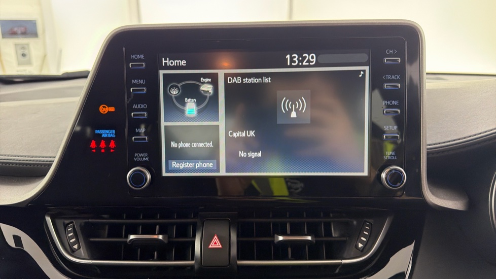 Toyota C-HR 1.8 Hybrid Icon 5dr CVT Hybrid Hatchback - Image 9