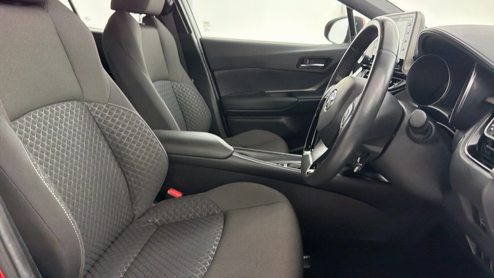 Toyota C-HR 1.8 Hybrid Icon 5dr CVT Hybrid Hatchback - Image 12