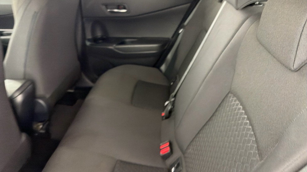 Toyota C-HR 1.8 Hybrid Icon 5dr CVT Hybrid Hatchback - Image 15