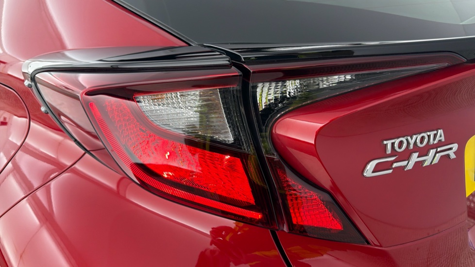 Toyota C-HR 1.8 Hybrid Icon 5dr CVT Hybrid Hatchback - Image 21