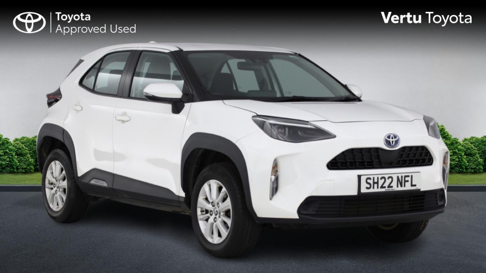 Toyota Yaris Cross 1.5 Hybrid Icon 5dr CVT Hybrid Estate - Image 1