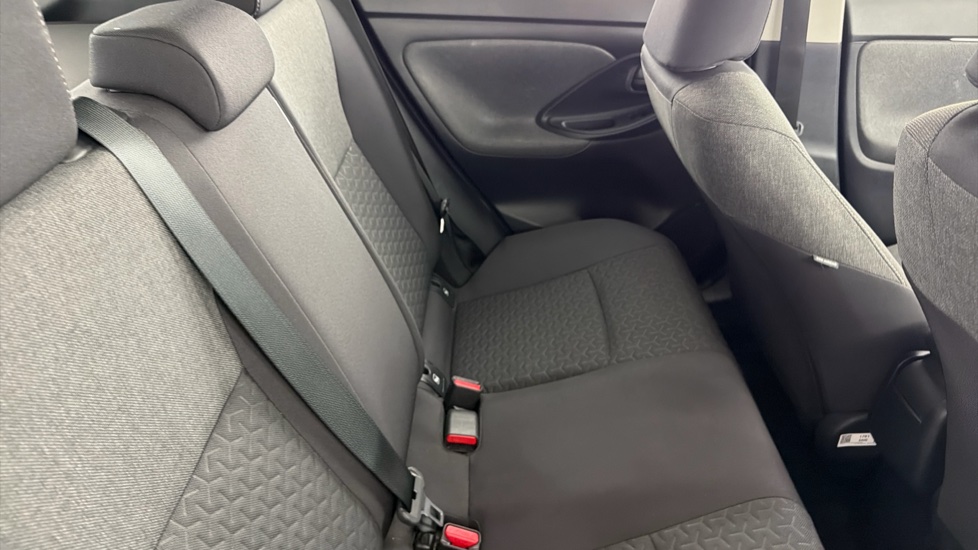 Toyota Yaris Cross 1.5 Hybrid Icon 5dr CVT Hybrid Estate - Image 8