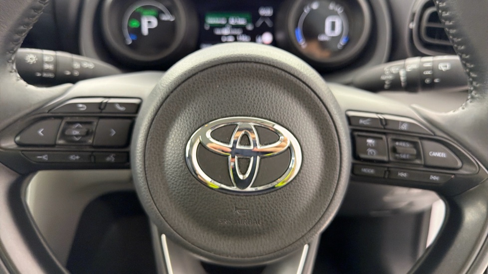 Toyota Yaris Cross 1.5 Hybrid Icon 5dr CVT Hybrid Estate - Image 10