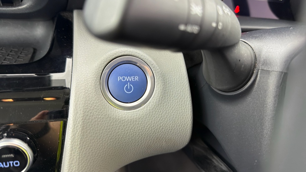 Toyota Yaris Cross 1.5 Hybrid Icon 5dr CVT Hybrid Estate - Image 16