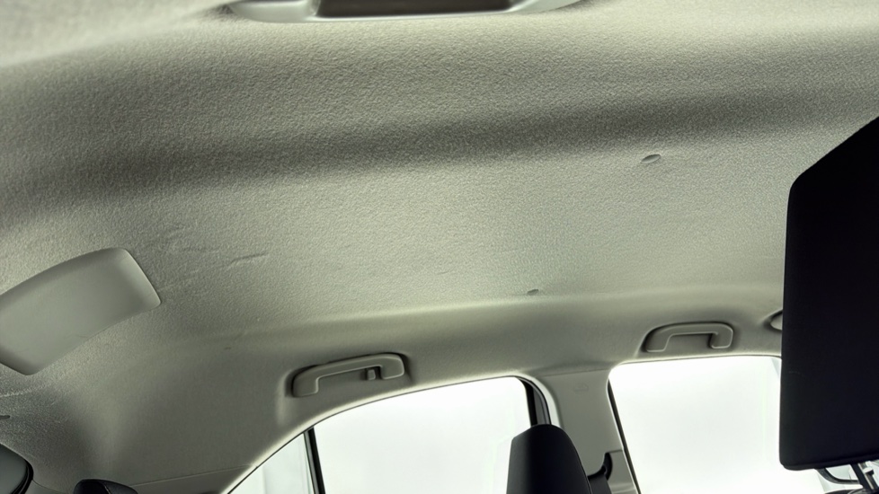 Toyota Yaris Cross 1.5 Hybrid Icon 5dr CVT Hybrid Estate - Image 19