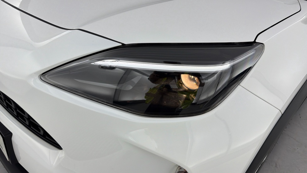 Toyota Yaris Cross 1.5 Hybrid Icon 5dr CVT Hybrid Estate - Image 20