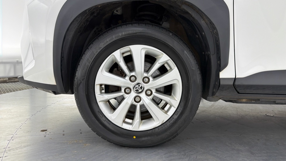 Toyota Yaris Cross 1.5 Hybrid Icon 5dr CVT Hybrid Estate - Image 25