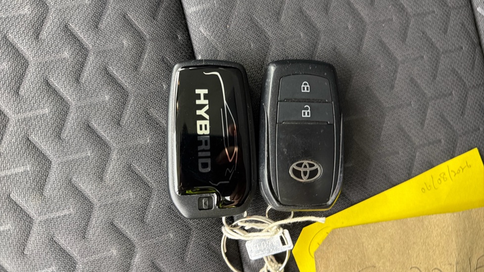 Toyota Yaris Cross 1.5 Hybrid Icon 5dr CVT Hybrid Estate - Image 28