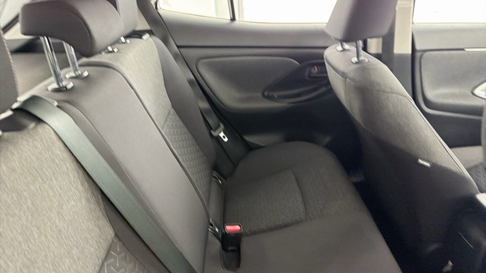 Toyota Yaris Cross 1.5 Hybrid Icon 5dr CVT Hybrid Estate - Image 8