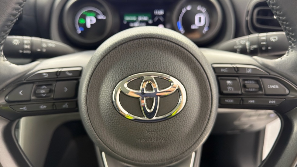 Toyota Yaris Cross 1.5 Hybrid Icon 5dr CVT Hybrid Estate - Image 10