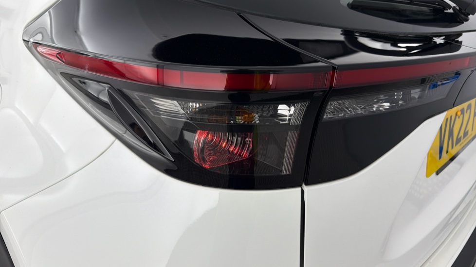 Toyota Yaris Cross 1.5 Hybrid Icon 5dr CVT Hybrid Estate - Image 21