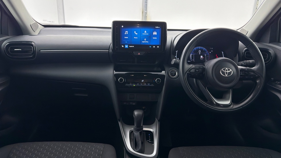 Toyota Yaris Cross 1.5 Hybrid Icon 5dr CVT Hybrid Estate - Image 6