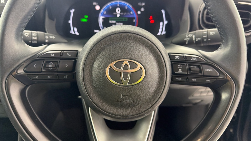Toyota Yaris Cross 1.5 Hybrid Icon 5dr CVT Hybrid Estate - Image 10