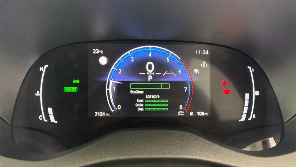 Toyota Yaris Cross 1.5 Hybrid Icon 5dr CVT Hybrid Estate - Image 11