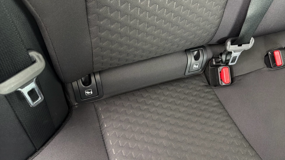 Toyota Yaris Cross 1.5 Hybrid Icon 5dr CVT Hybrid Estate - Image 14