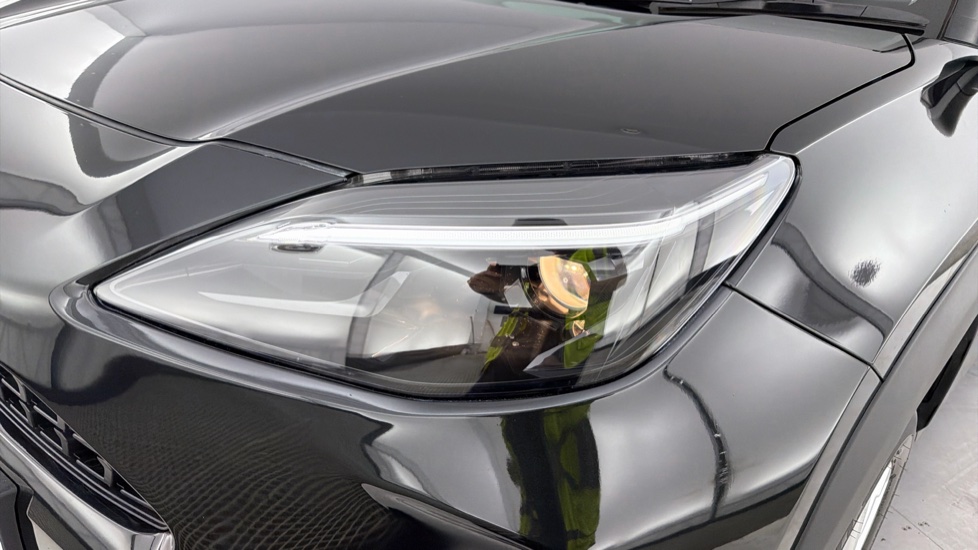Toyota Yaris Cross 1.5 Hybrid Icon 5dr CVT Hybrid Estate - Image 20