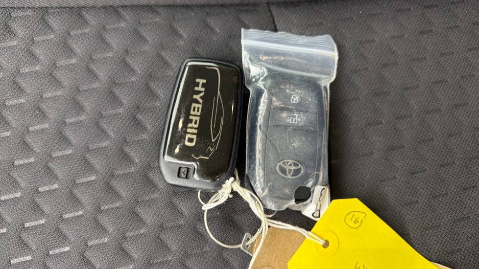 Toyota Yaris Cross 1.5 Hybrid Icon 5dr CVT Hybrid Estate - Image 28