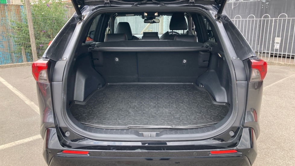 Toyota RAV4 2.5 PHEV Dynamic 5dr CVT Estate - Image 4