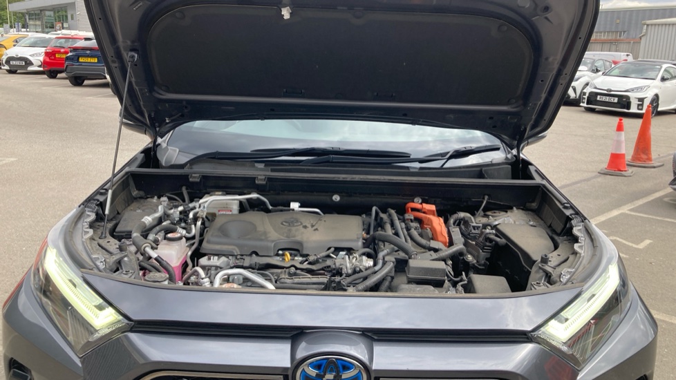 Toyota RAV4 2.5 PHEV Dynamic 5dr CVT Estate - Image 8