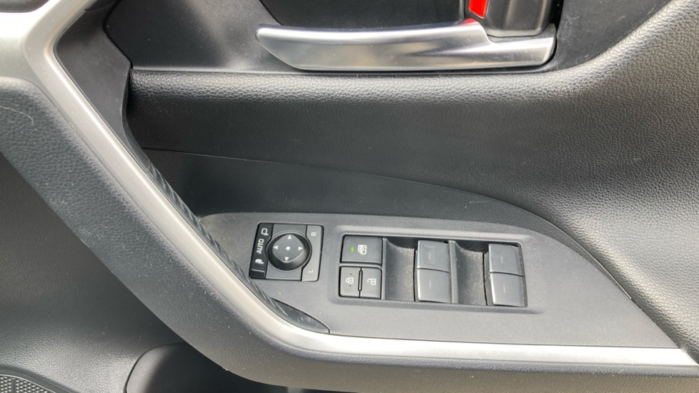 Toyota RAV4 2.5 PHEV Dynamic 5dr CVT Estate - Image 32