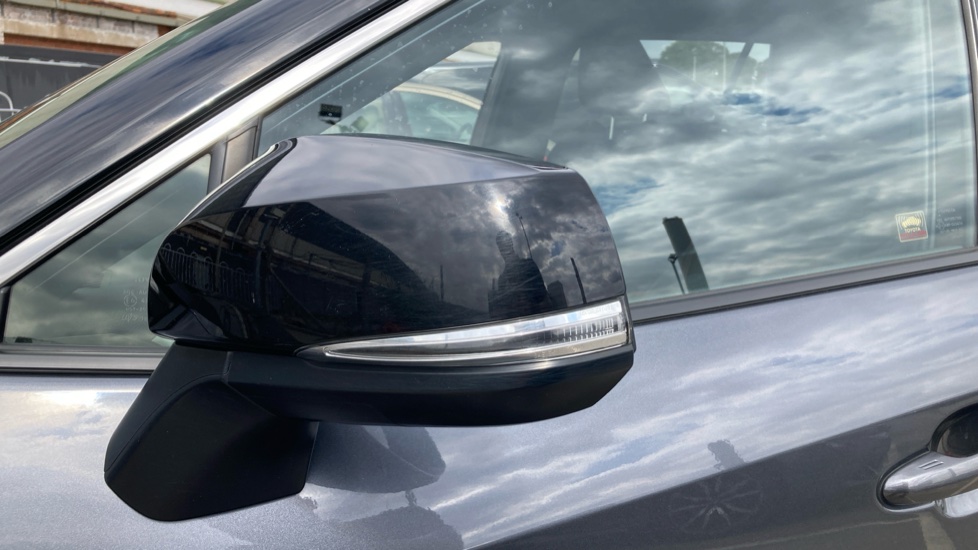 Toyota RAV4 2.5 PHEV Dynamic 5dr CVT Estate - Image 38