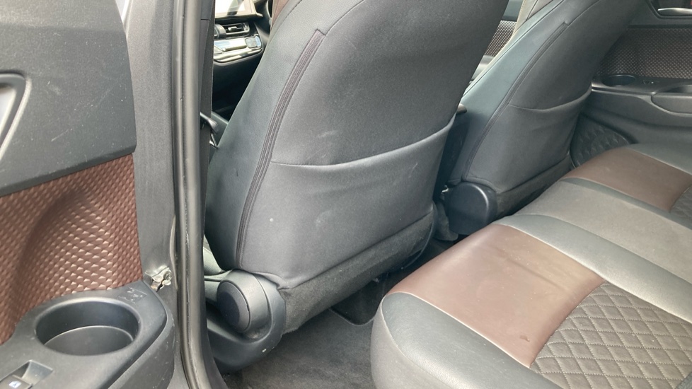 Toyota C-HR 1.8 Hybrid Excel 5dr CVT Hybrid Hatchback - Image 16