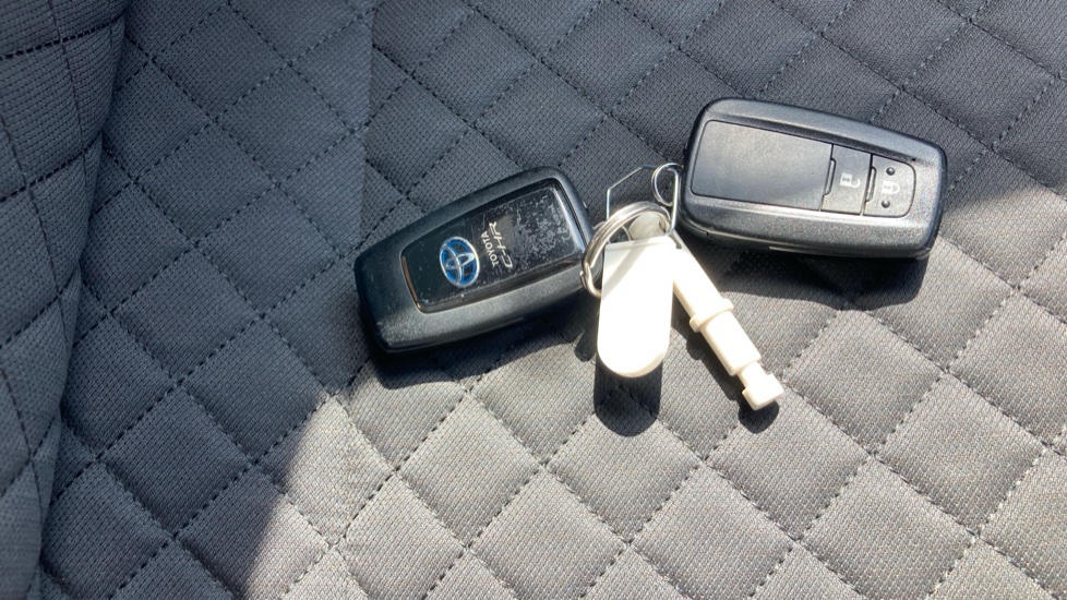 Toyota C-HR 1.8 Hybrid Excel 5dr CVT Hybrid Hatchback - Image 20