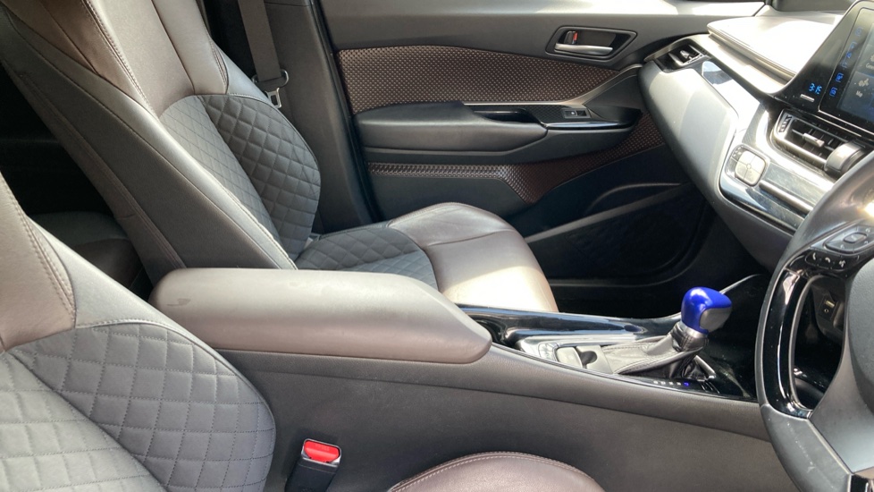 Toyota C-HR 1.8 Hybrid Excel 5dr CVT Hybrid Hatchback - Image 38