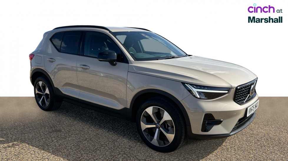 2025 Volvo XC40