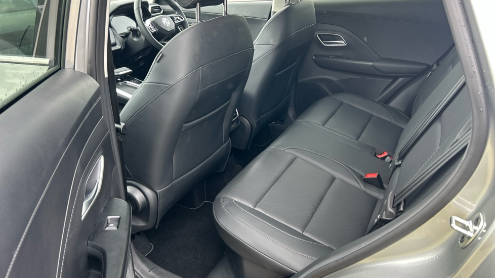 MG ZS 1.5 Hybrid+ Trophy 5dr Auto Hybrid Hatchback - Image 16
