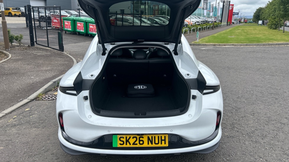 MG IM5 300kW Long Range 100kWh 5dr Auto Electric Hatchback - Image 4