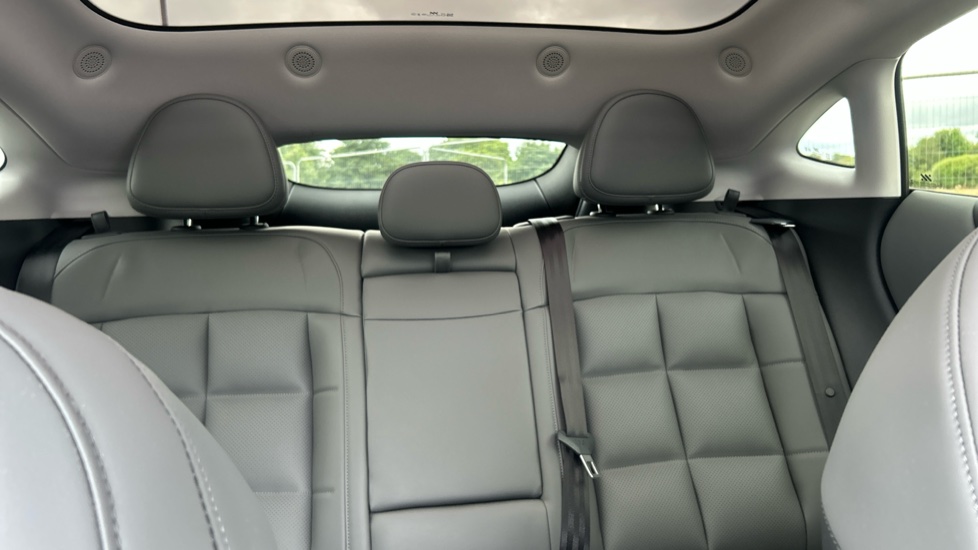 MG IM5 300kW Long Range 100kWh 5dr Auto Electric Hatchback - Image 15