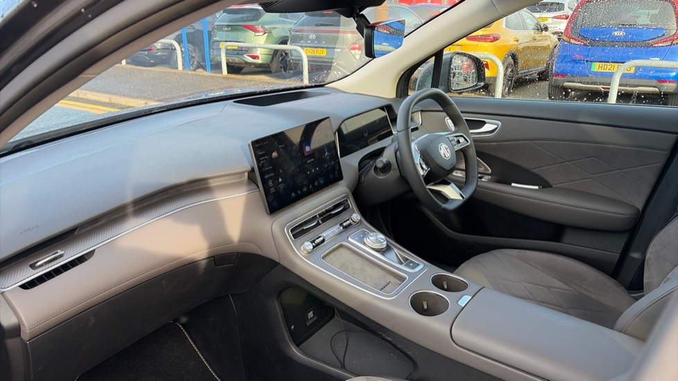 MG MGS6 180kW Trophy EV Long Range 77kWh 5dr Auto Electric Estate - Image 9