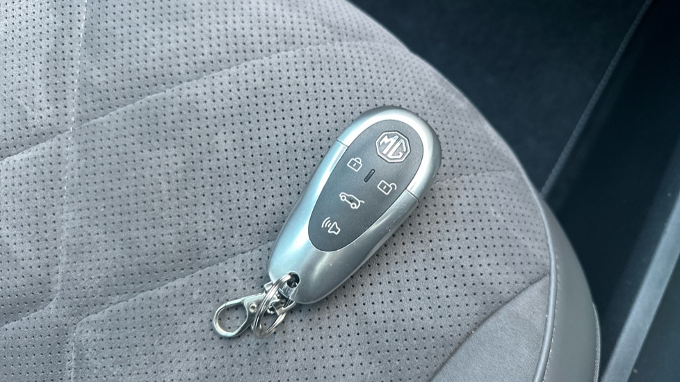 MG MGS6 266kW Trophy EV Dual Motor 77kWh 5dr Auto Electric Estate - Image 20