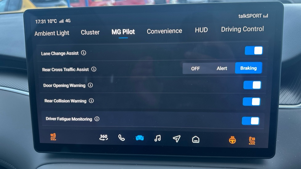 MG MGS6 266kW Trophy EV Dual Motor 77kWh 5dr Auto Electric Estate - Image 31