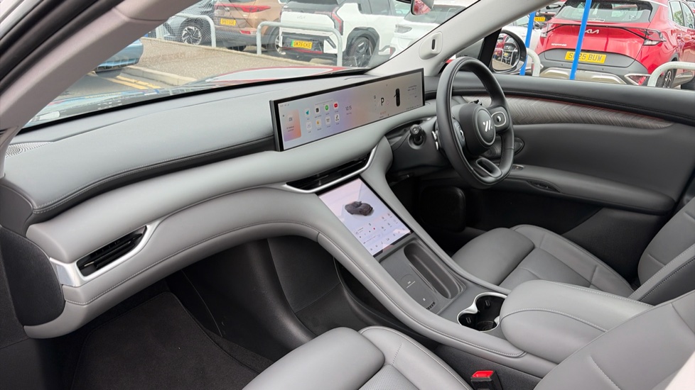 MG IM6 300kW Long Range 100kWh 5dr Auto Electric Estate - Image 9