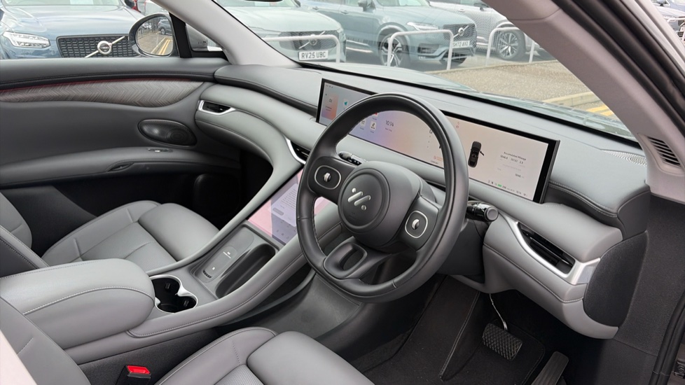 MG IM6 300kW Long Range 100kWh 5dr Auto Electric Estate - Image 11