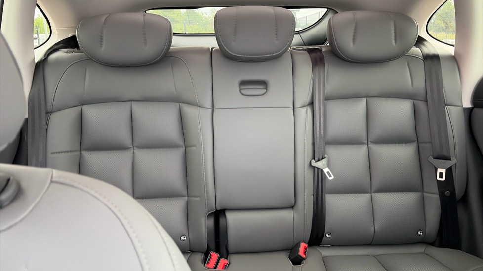 MG IM6 300kW Long Range 100kWh 5dr Auto Electric Estate - Image 15