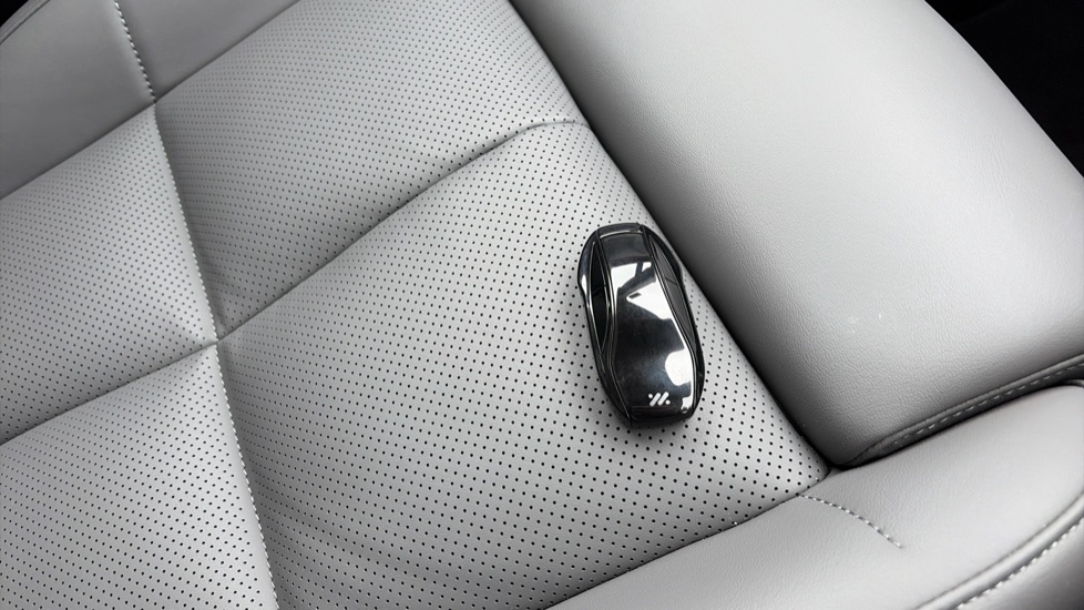 MG IM6 300kW Long Range 100kWh 5dr Auto Electric Estate - Image 19