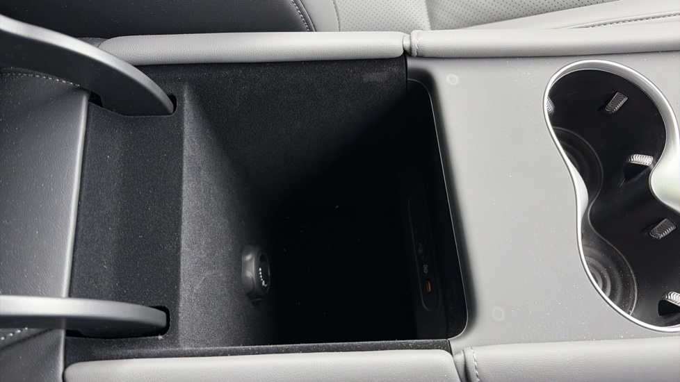 MG IM6 300kW Long Range 100kWh 5dr Auto Electric Estate - Image 30