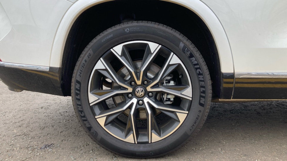 MG MGS9 1.5 T-GDI PHEV Premium 5dr Auto Estate - Image 7