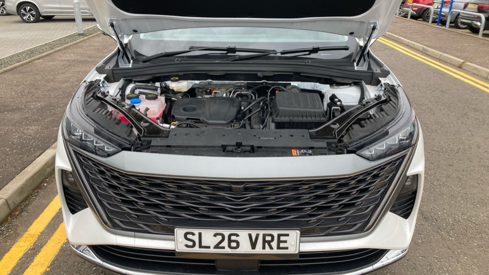 MG MGS9 1.5 T-GDI PHEV Premium 5dr Auto Estate - Image 8