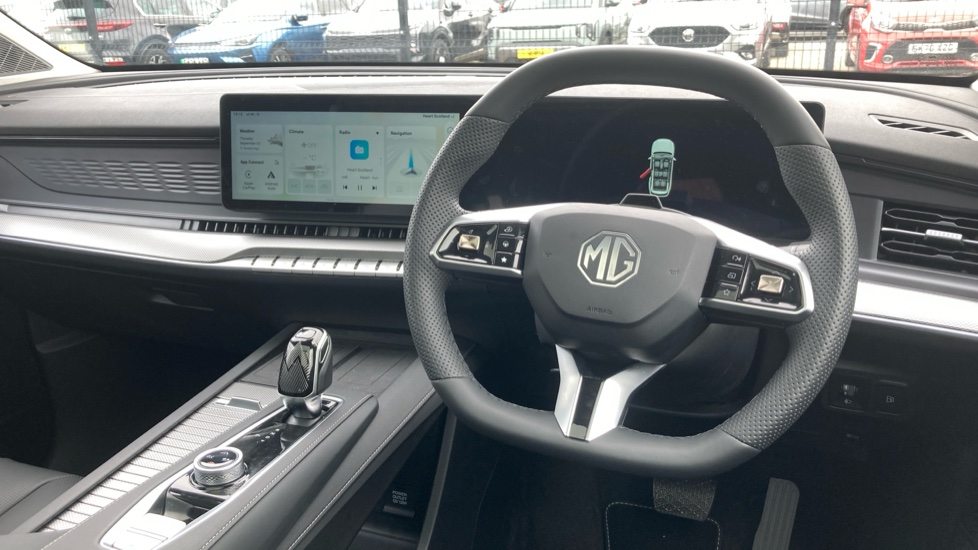 MG MGS9 1.5 T-GDI PHEV Premium 5dr Auto Estate - Image 11