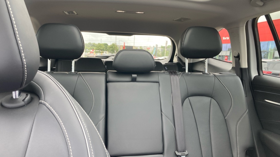 MG MGS9 1.5 T-GDI PHEV Premium 5dr Auto Estate - Image 15