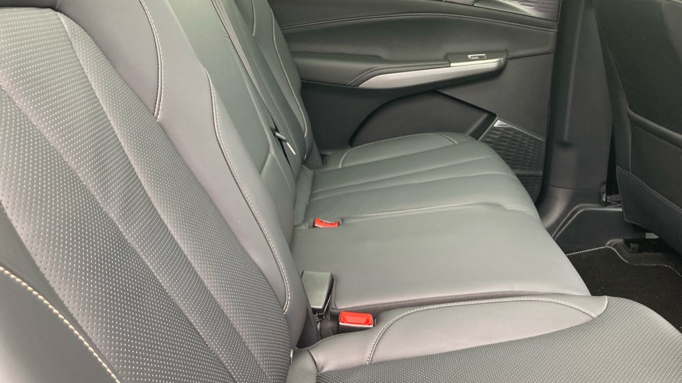 MG MGS9 1.5 T-GDI PHEV Premium 5dr Auto Estate - Image 16